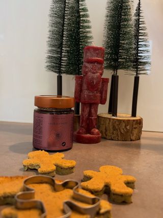 ✨🎄Pokud letos plánujete péct perníčky, cukroví nebo vánočku, VANILKOVÁ PASTA je must-have ingredience! 😍 Tahle voňavá...